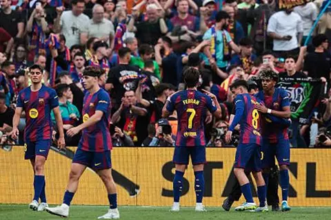 فرصة للتتويج في الكلاسيكو.. ماذا يحتاج برشلونة للفوز بالدوري الإسباني؟